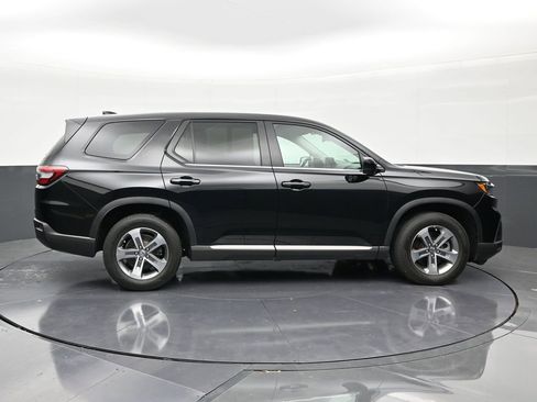 Used 2025 Honda Pilot EX-L image 6