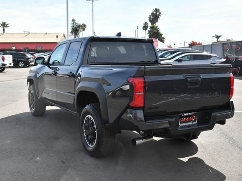 Used 2024 Toyota Tacoma TRD Sport image 6