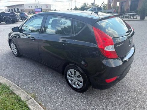 Used 2017 Hyundai Accent SE FWD image 4