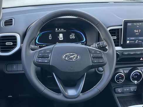 New 2026 Hyundai Venue SEL FWD image 7
