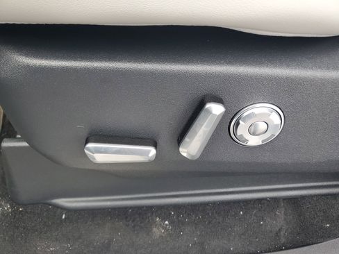 New 2026 Lincoln Navigator Reserve image 13