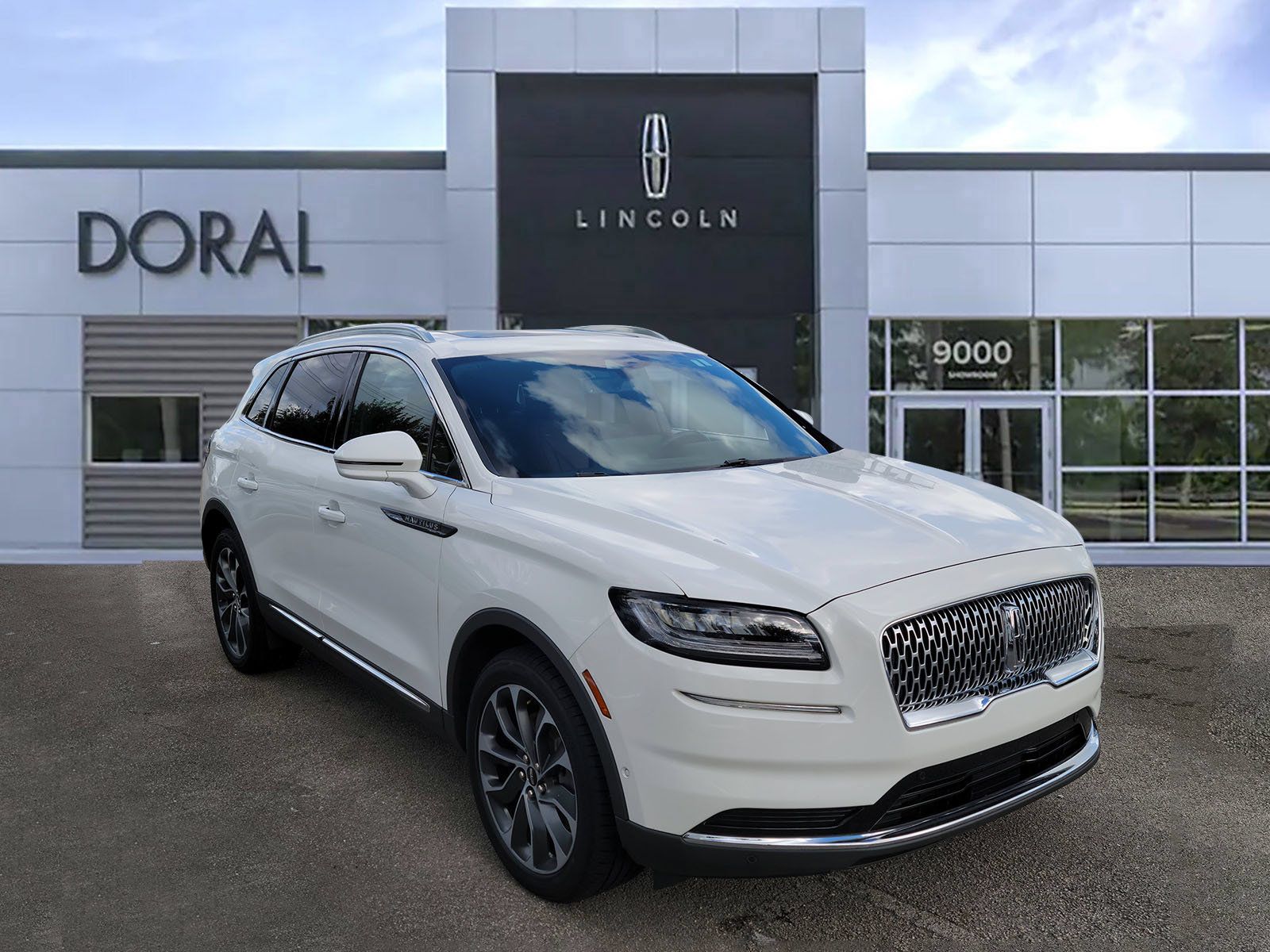 Certified 2023 Lincoln Nautilus Reserve w/ Class II Trailer Tow Package FWD image 1