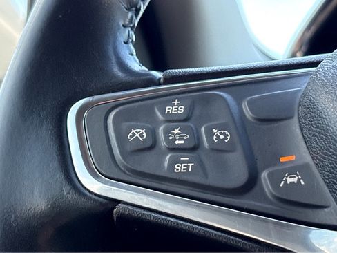 Used 2021 Chevrolet Equinox LT FWD image 14