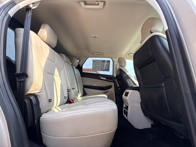 Used 2018 Ford Edge Titanium w/ Technology Package AWD/4WD image 15