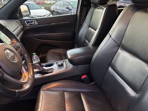 Used 2020 Jeep Grand Cherokee Limited image 11