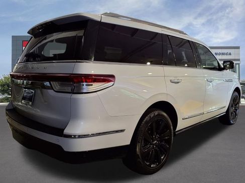 Used 2023 Lincoln Navigator Reserve AWD/4WD image 22