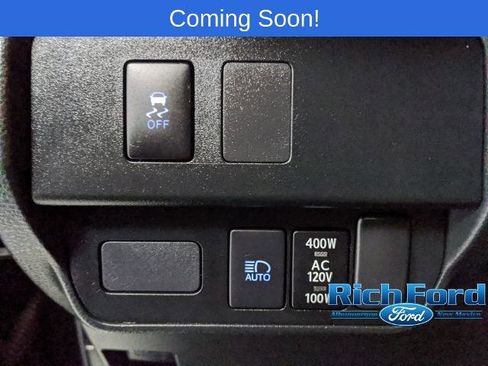 Used 2022 Toyota Tacoma TRD Off-Road image 19