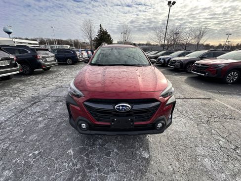 Used 2025 Subaru Outback Premium w/ Popular Package #1A image 8