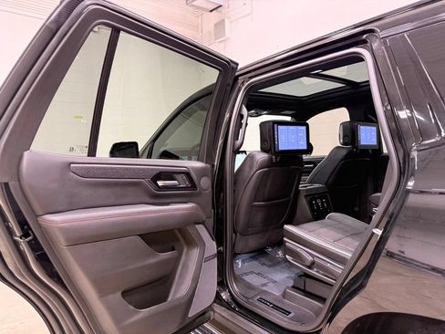 Used 2025 GMC Yukon AT4 Ultimate AWD/4WD image 41