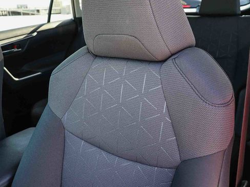 Used 2022 Toyota RAV4 XLE image 34