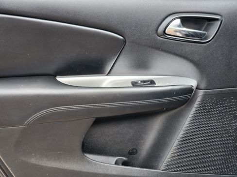 Used 2016 Dodge Journey SXT image 11