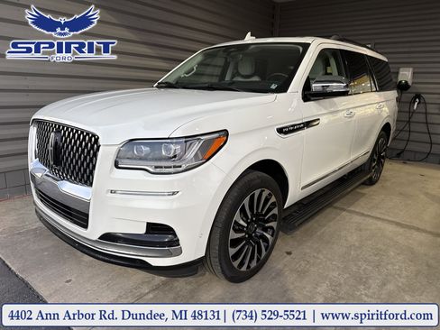 Used 2022 Lincoln Navigator Black Label image 1