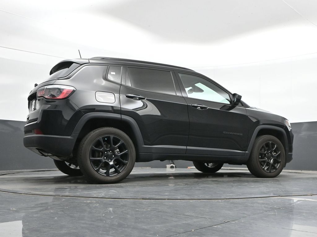 Used 2022 Jeep Compass Latitude w/ Convenience Group AWD/4WD image 38