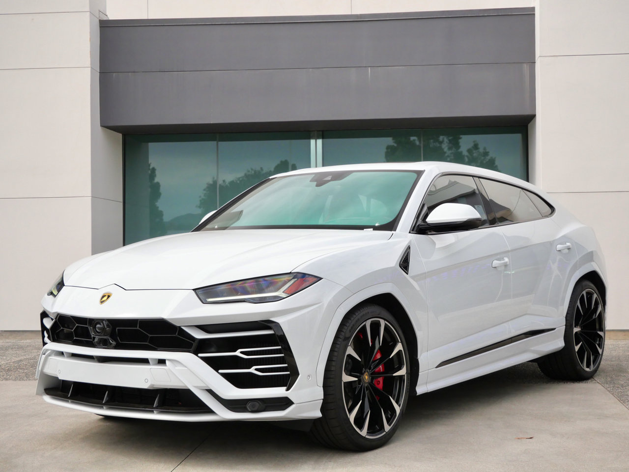 Used 2020 Lamborghini Urus AWD/4WD image 11