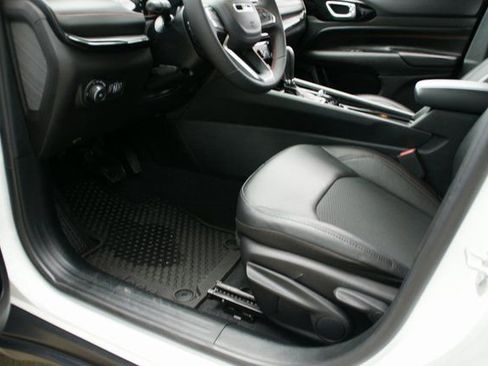 Used 2025 Jeep Compass Trailhawk image 14