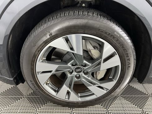 Used 2023 Audi e-tron Premium w/ Convenience Plus Package image 12