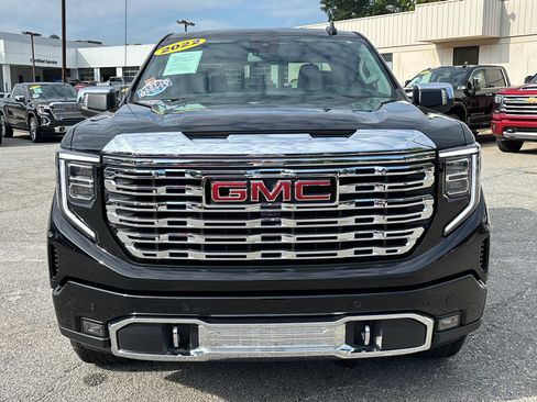 Used 2022 GMC Sierra 1500 Denali AWD/4WD image 3