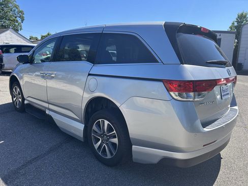 Used 2015 Honda Odyssey Touring Elite image 12
