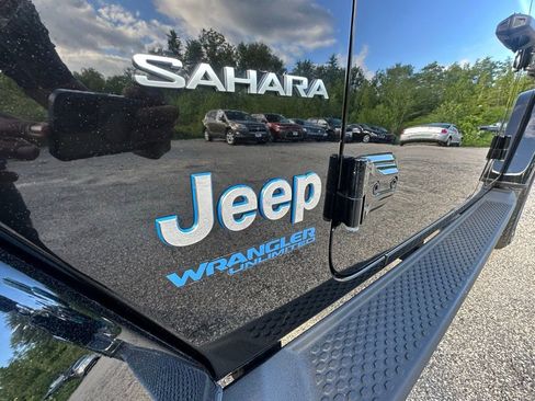 Used 2021 Jeep Wrangler Unlimited Sahara AWD/4WD image 25