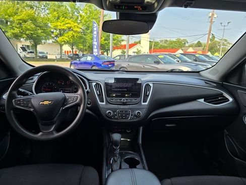 Used 2023 Chevrolet Malibu LT FWD image 3