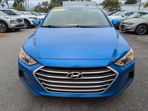 Used 2017 Hyundai Elantra SE image 9