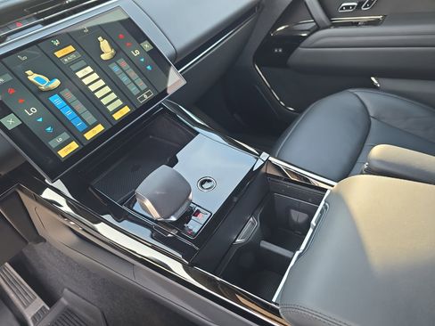 Certified 2025 Land Rover Range Rover Sport Autobiography image 25