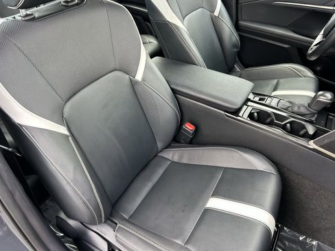 Used 2025 Toyota Camry SE FWD image 10