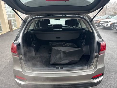 Used 2019 Kia Sorento LX w/ LX Convenience Package image 23