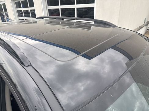 Used 2025 Honda Pilot Elite image 9