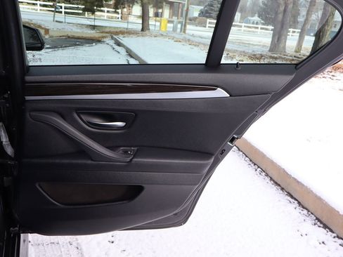 Used 2013 BMW 550i xDrive Sedan image 25