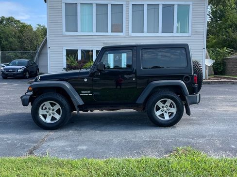 Used 2012 Jeep Wrangler Sport AWD/4WD image 2