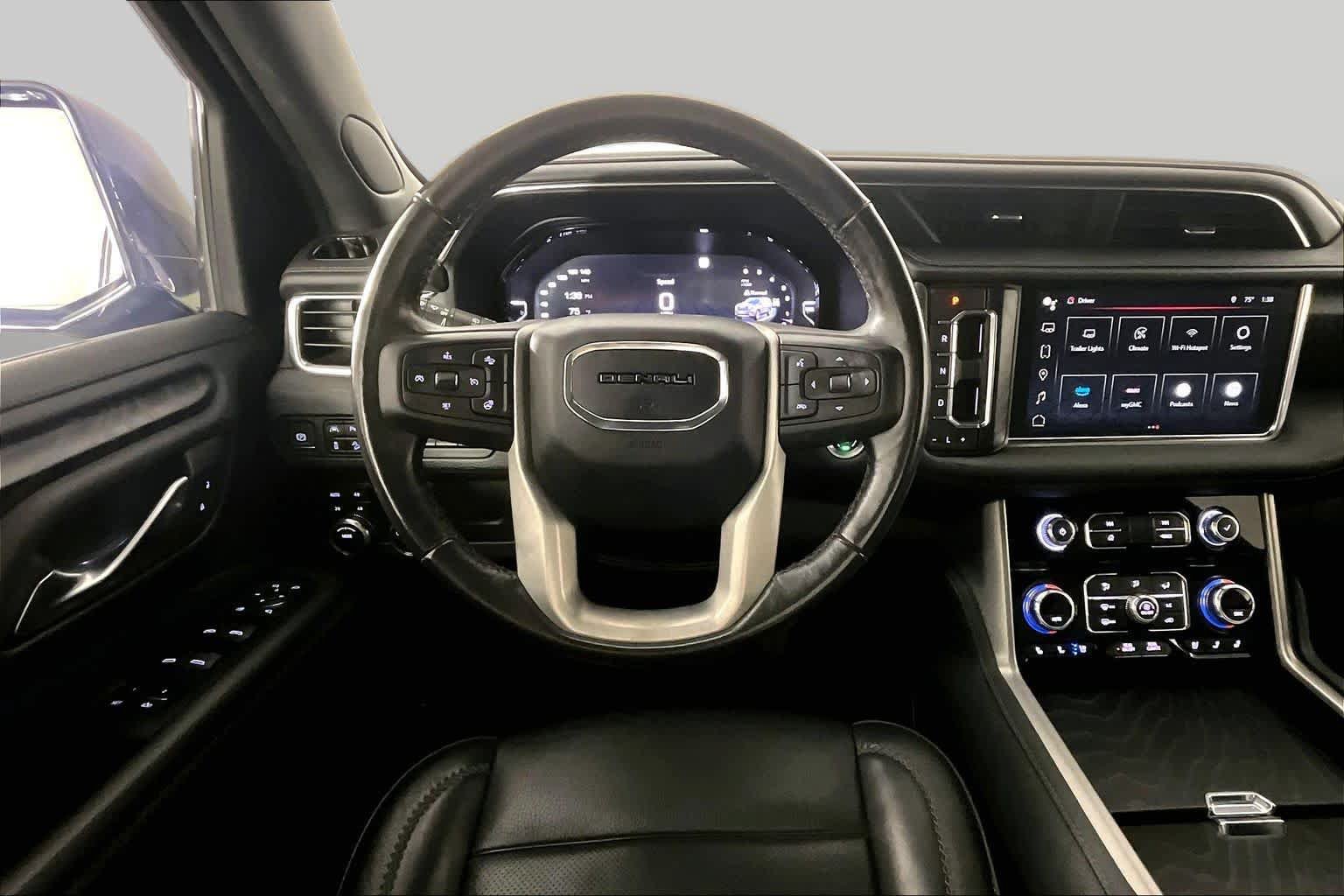 Used 2022 GMC Yukon Denali AWD/4WD image 6