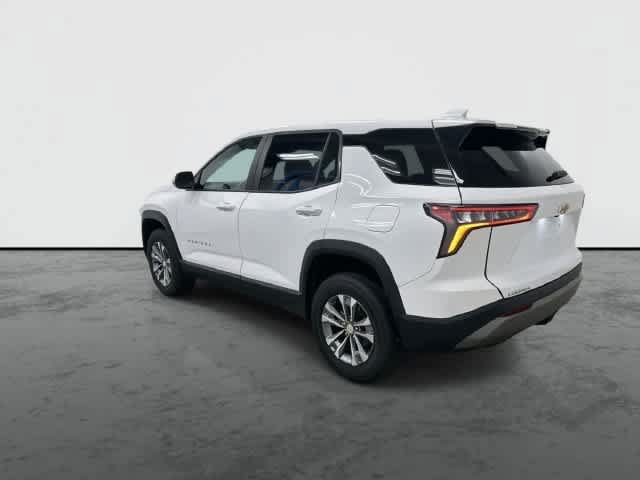 Used 2026 Chevrolet Equinox LT FWD image 2