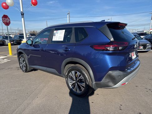 Used 2023 Nissan Rogue SV w/ SV Premium Package image 8
