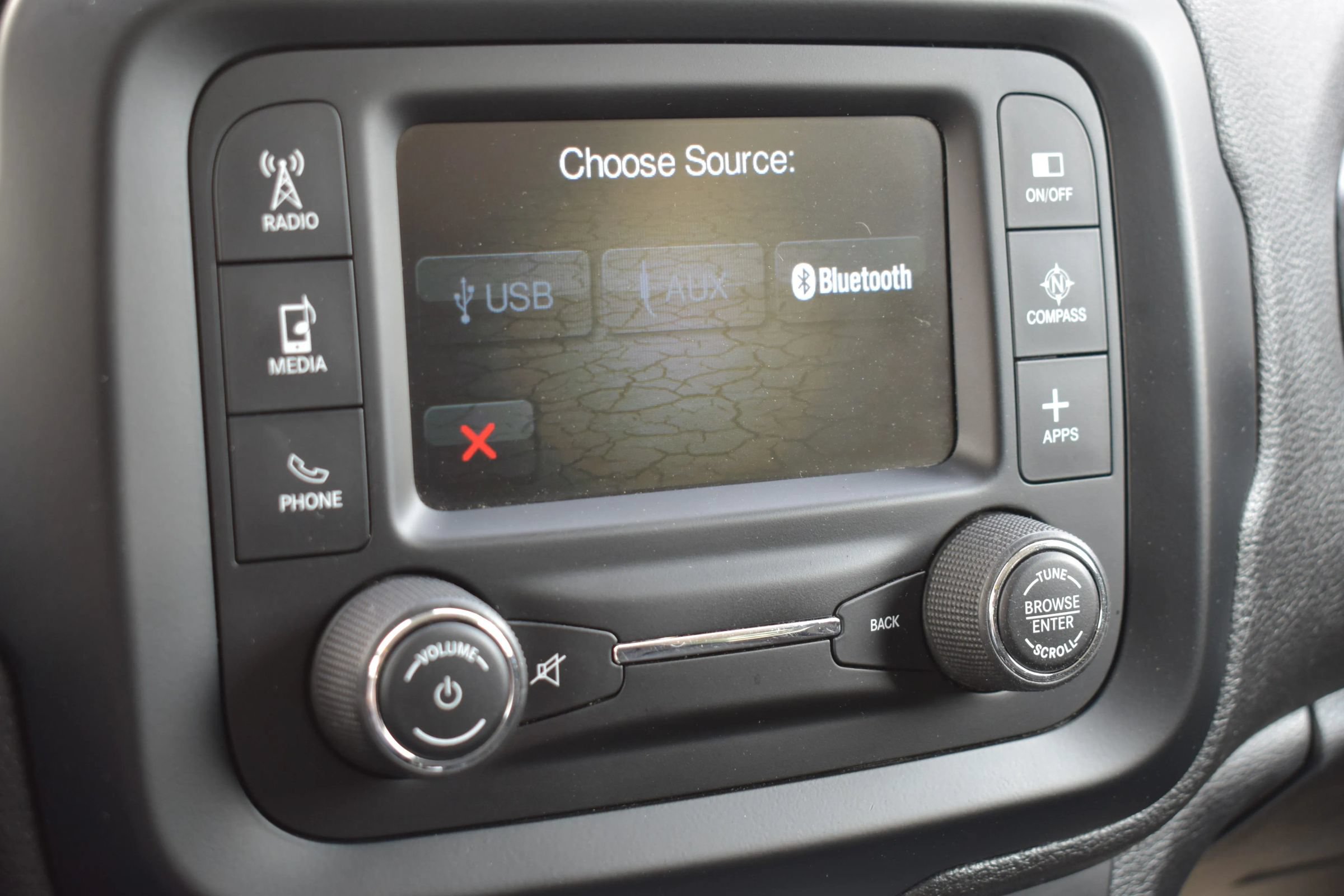 Used 2017 Jeep Renegade Latitude FWD image 26