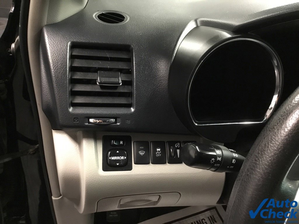 Used 2013 Toyota Highlander Plus AWD/4WD image 21