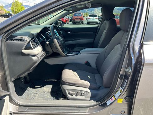 Used 2019 Toyota Camry LE w/ Carpet Mat Package FWD image 12