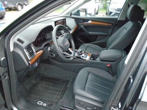 Used 2023 Audi Q5 2.0T Premium Plus w/ Premium Plus Package AWD/4WD image 7