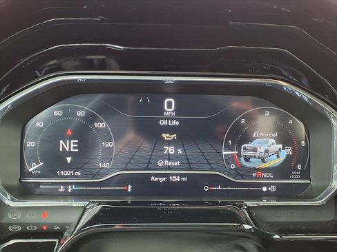 Used 2025 GMC Sierra 2500 SLT w/ SLT Convenience Package image 37