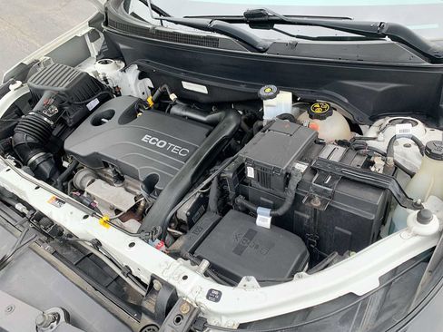 Certified 2018 Chevrolet Equinox LS AWD/4WD image 28