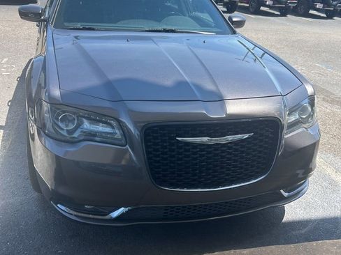 Used 2019 Chrysler 300 S image 10