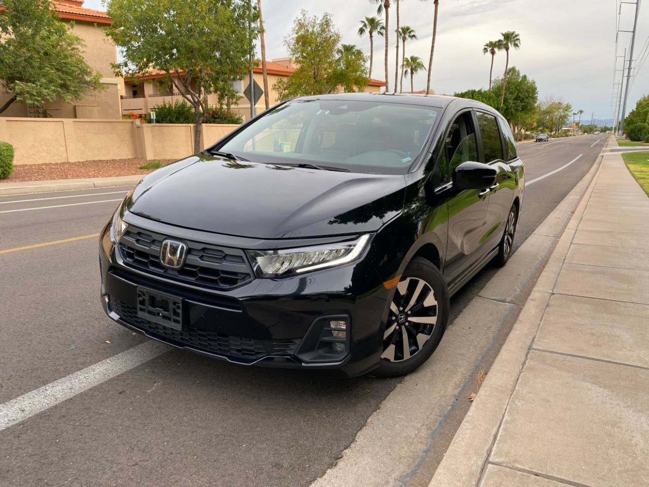 Used 2025 Honda Odyssey EX-L image 4