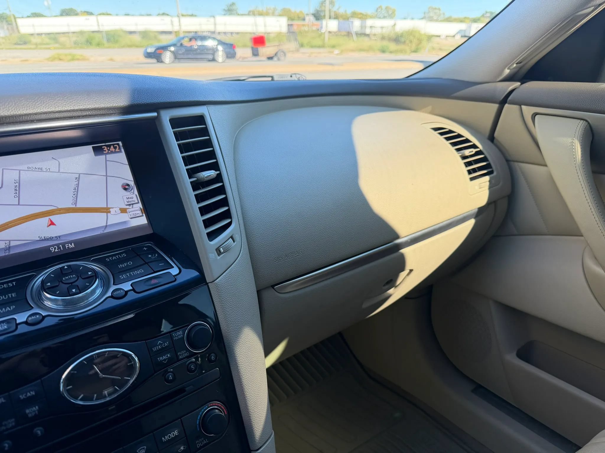 Used 2015 INFINITI QX70 2WD w/ Premium Package image 23