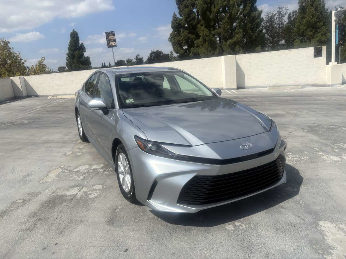 Used 2025 Toyota Camry LE FWD image 26