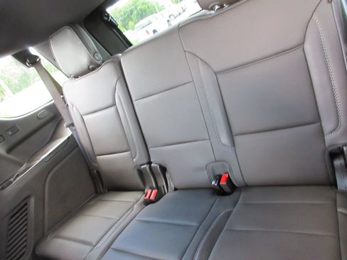 Used 2021 GMC Yukon Denali w/ Denali Premium Package AWD/4WD image 26