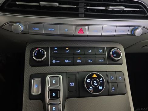 Used 2022 Hyundai Palisade SE AWD/4WD image 19