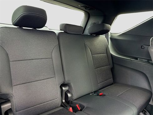 New 2026 Chevrolet Traverse LT w/ LPO, Floor Liner Package image 31