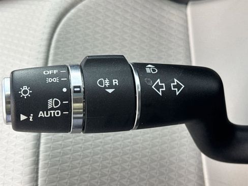 Used 2020 Land Rover Range Rover Velar S image 23