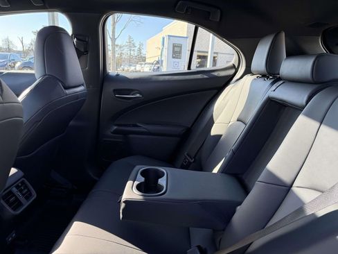 Used 2023 Lexus UX 250h F Sport image 17