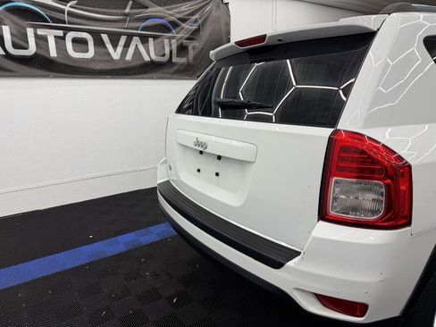 Used 2013 Jeep Compass Sport FWD image 2